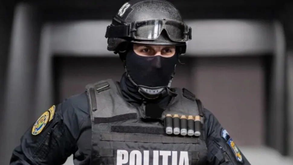 Polițist găsit împușcat pe un câmp din Arad. Primele date indică o posibilă sinucidere