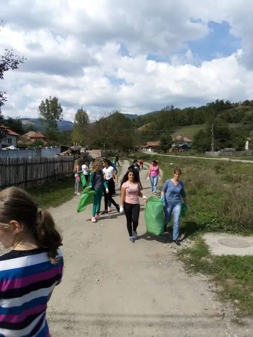 “Let’s do it Romania”. Comuna Metes a iesit la curatenie