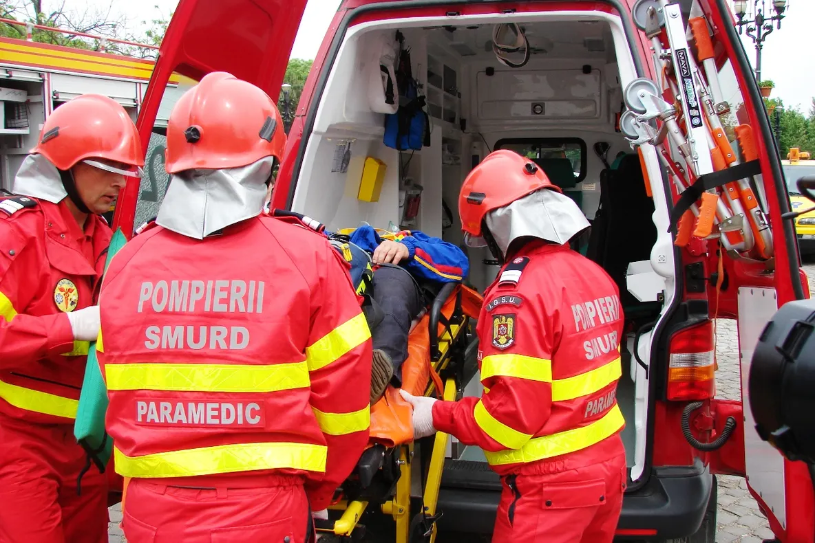 Două persoane rânite în urma unui accident provocat în Aiud