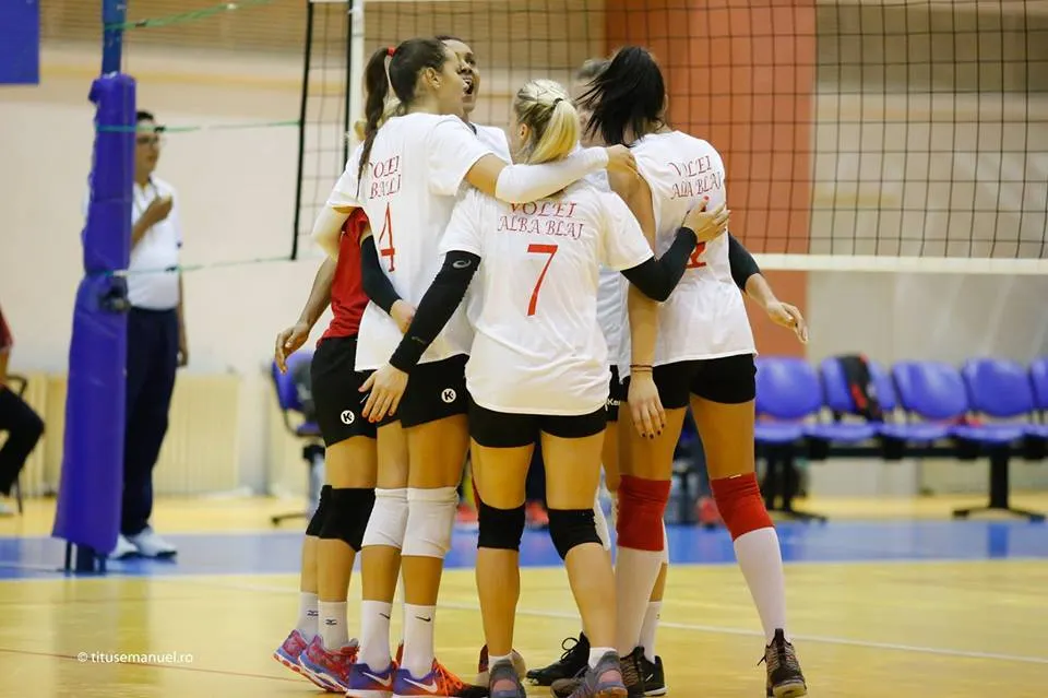 „Cupa Blajului” la volei feminin, doar cu 3 echipe.