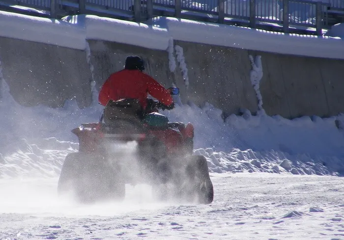 Bărbat prins conducând un ATV fără a deţine permis
