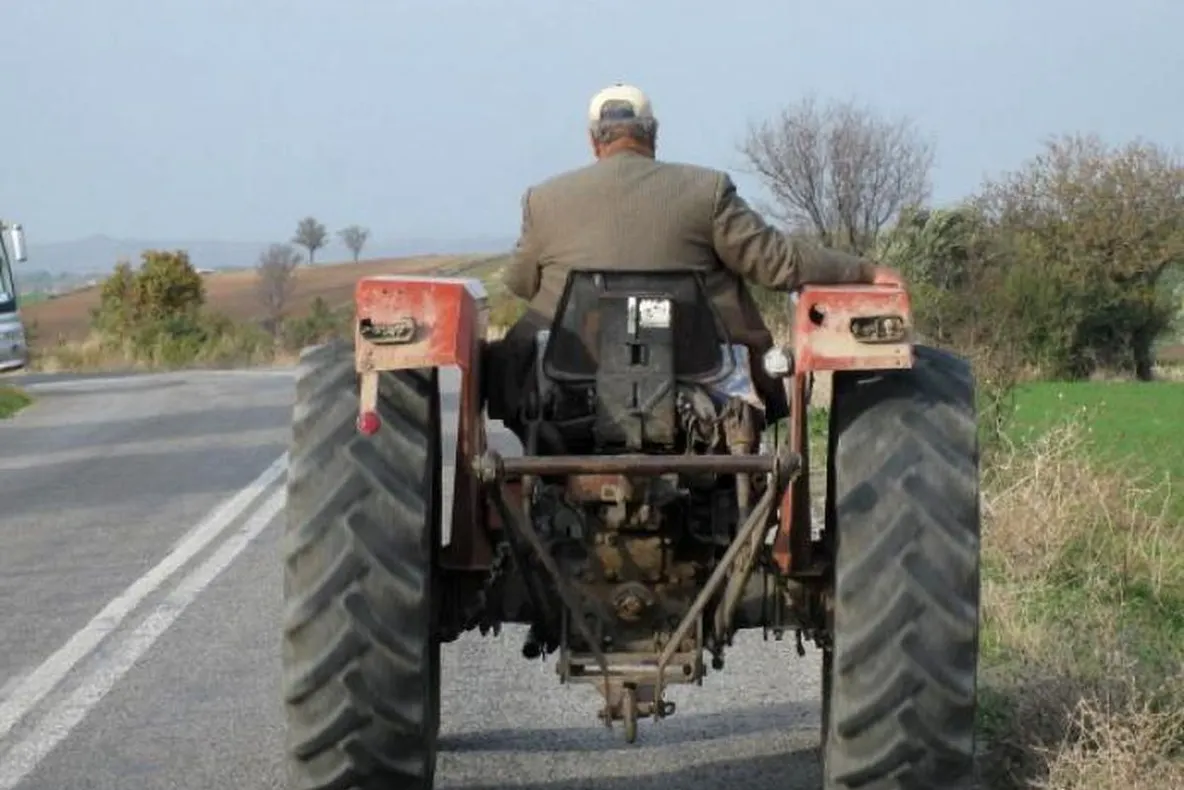 Tractorist prins băut la volan