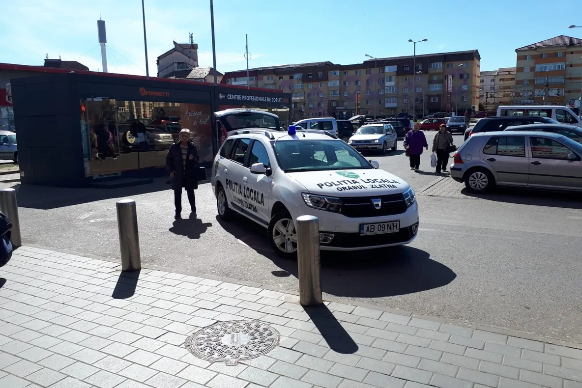 Cu girofarul de intervenție la shopping în supermarke-uri