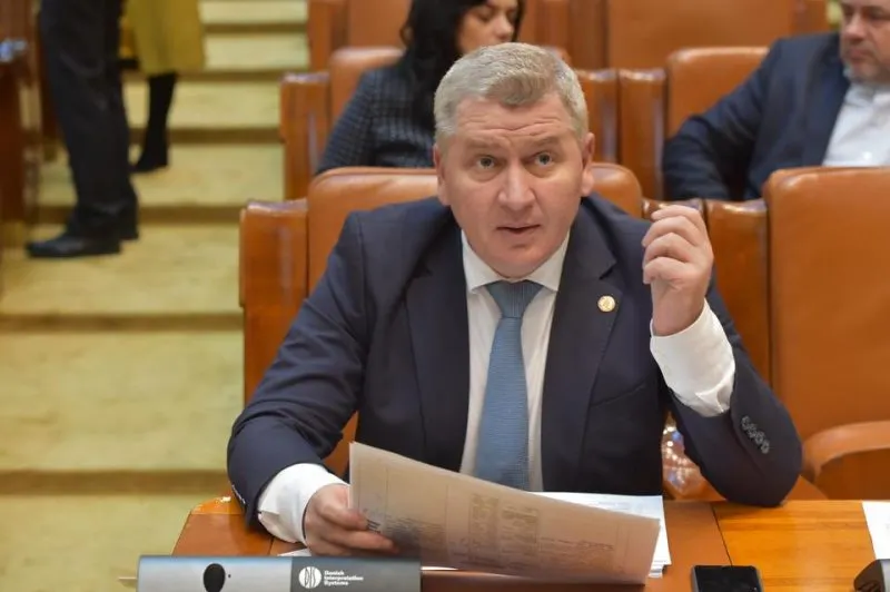 ”Șmecheri sunt cei care mint România de mai bine de 20 de ani, domnule Dragnea!” - Deputat Florin Roman, Declarație Politică