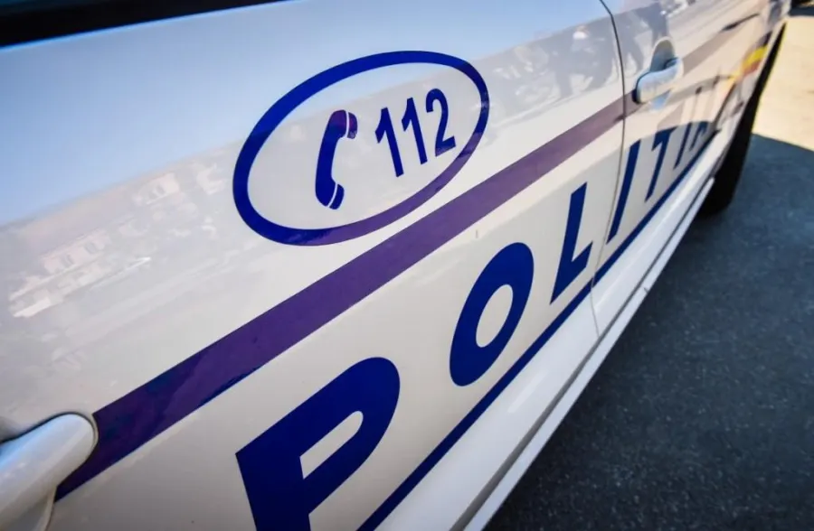 Haine contrafăcute, confiscate de polițiști în Teiuș