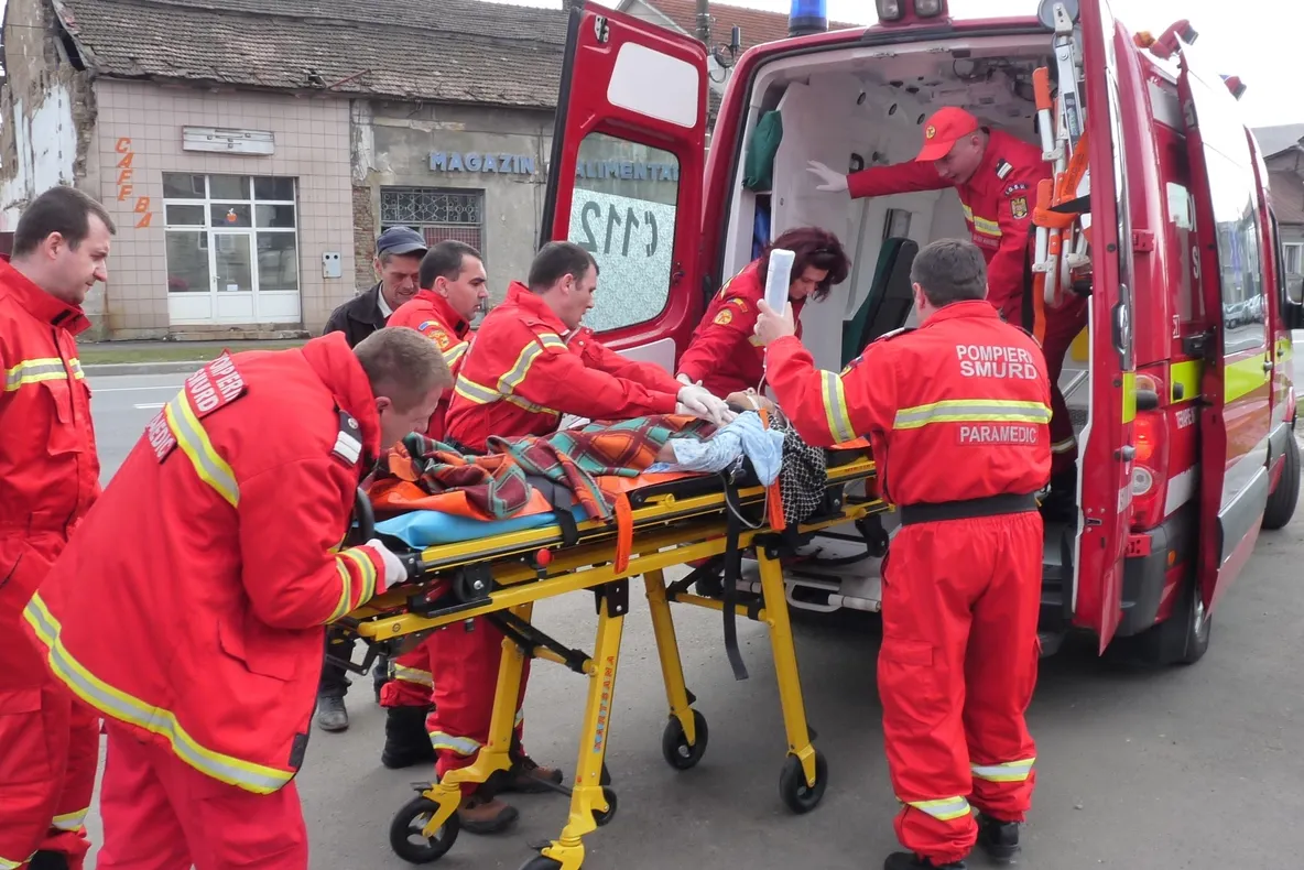 Accident soldat cu rănirea unei persoane. Șoferul vinovat a refuzat testarea privind consumul de alcool.
