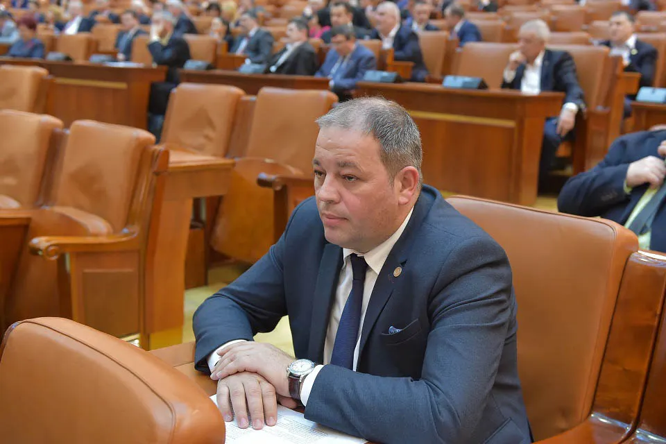 Deputat PNL de Alba : ” Guvernarea PSD vrea să limiteze dreptul românilor de a lucra în străinătate”