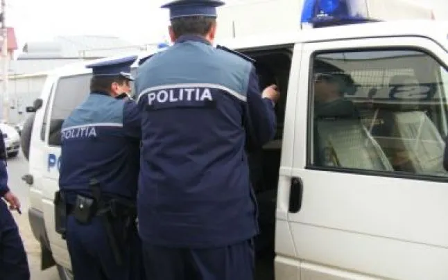 Au furat într-o singură zi 6 televizoare. Unul din cei doi suspecți a fost reținut