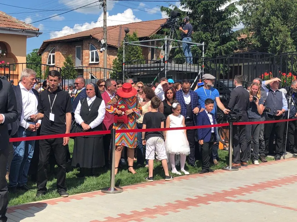 Ultimul eveniment al Suveranului Pontif la Blaj : Întâlnirea din cartierul Barbu Lăutaru, cu credincioșii rromi.