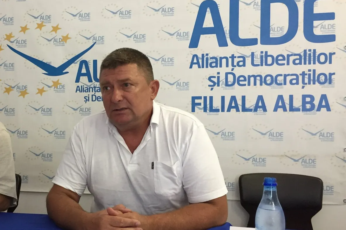 SURSE : Demisii în masă la ALDE Alba. Zeci de membrii părăsesc partidul