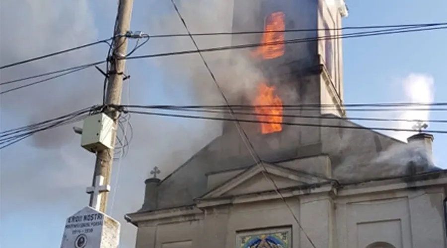 Încă o Biserică ARDE în județul Alba