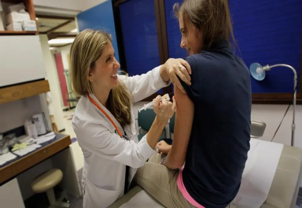  Vaccinarea gratuită împotriva HPV începe în ianuarie 2020, în cazul solicitărilor din 2017 și 2018 