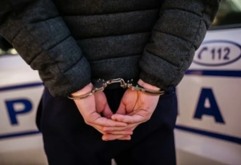 Căutat de belgieni pentru constituirea unui grup infracțional organizat și înșelăciune, găsit în Alba Iulia