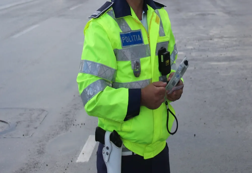 S-au urcat băuți la volan ți au dat nas în nas cu polițiștii
