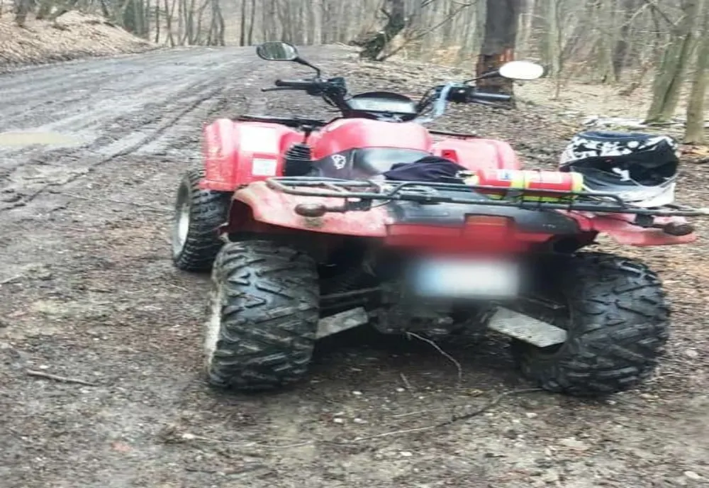 Beat și fără permis a ieșit la plimbare cu ATV-ul