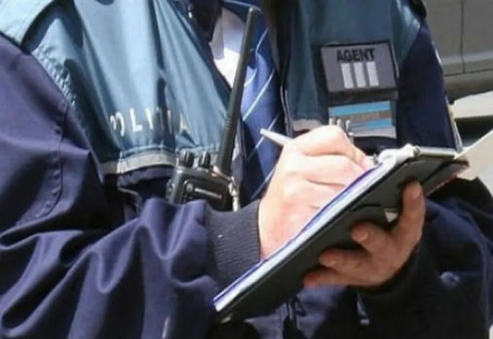 Femeie prinsă la volanul unui autoturism cu numere expirate de un an de zile