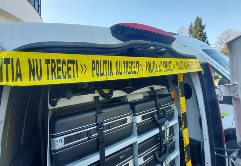 Corpul unui bărbat, găsit spânzurat de un copac de pe malul râului Mureș
