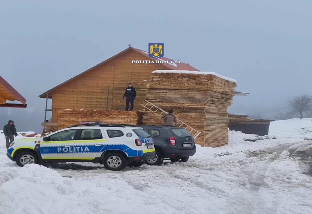 Poliţiştii clujeni au efectuat 5 percheziții în comuna Horea pentru infracțiuni la regimul silvic! Trei persoane au fost duse la audieri (FOTO)