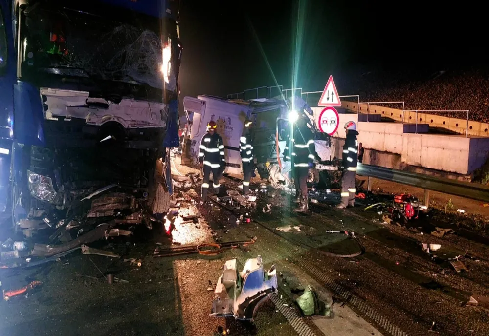 Grav accident pe A1, în județul Sibiu! Doi bărbați au murit! Unul dintre şoferii decedați NU avea permis!