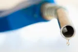 Carburanții, mai scumpi în România decât în statele vecine. Unde se găsesc cele mai mici prețuri din UE