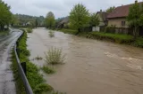 Cod galben de inundații pe râuri din mai multe județe. Hidrologii avertizează asupra viiturilor rapide și depășirii cotelor de atenție