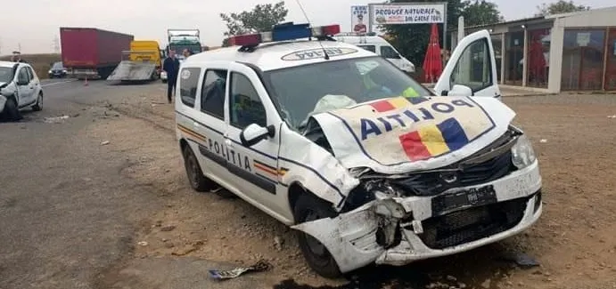 accident-masina-politiei001