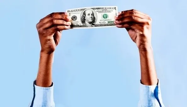 dolar_45776543356789975433_47414000