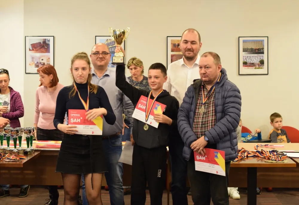 Câştigătorii celor trei secţiuni ale Openului Internaţional al României la șah