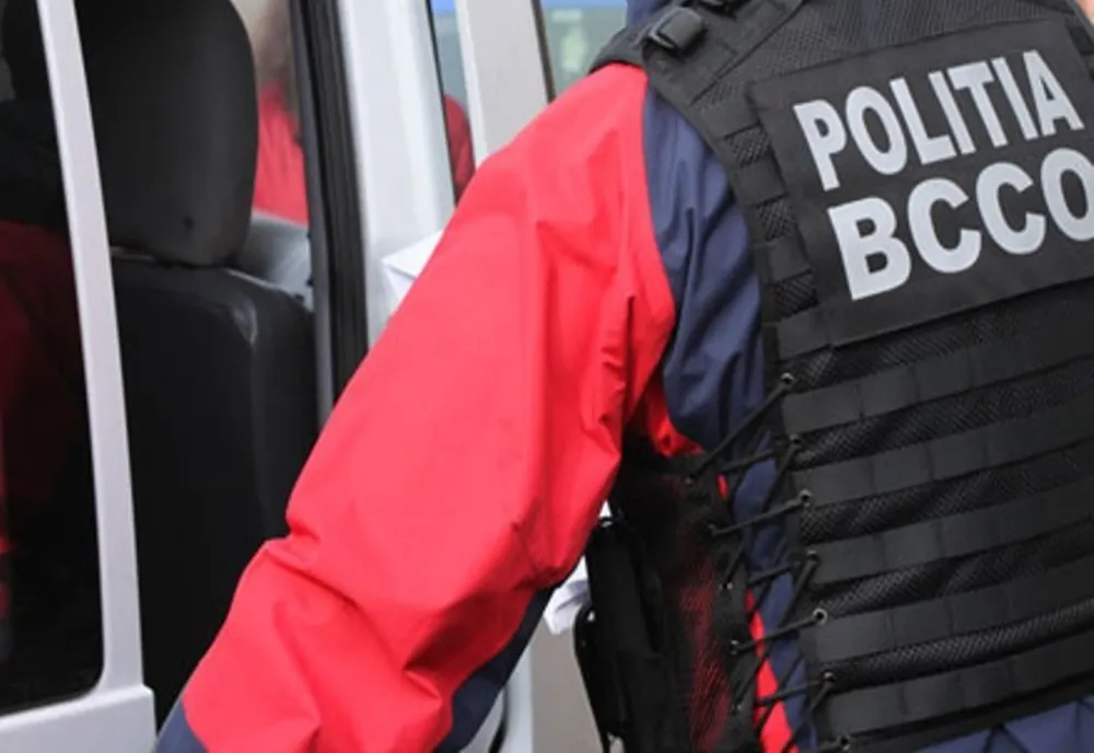 Percheziții ale polițiștilor de la BCCO Alba Iulia la persoane bănuite de proxenetism.
