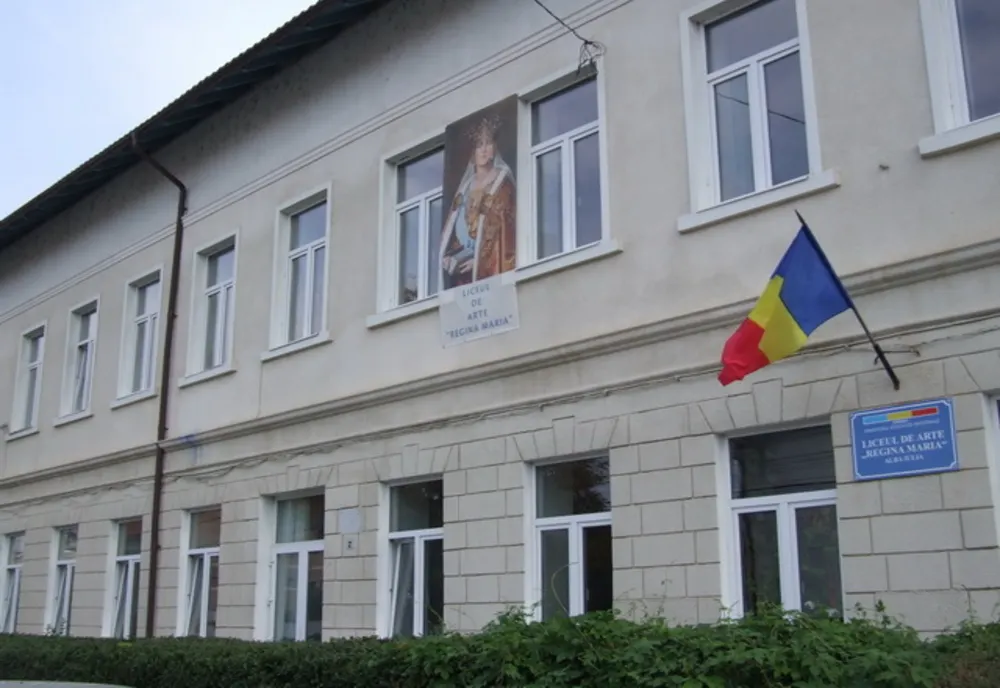 UPDATE : Elevii și profesorii Liceului de Arte Regina Maria vor fi plasați 14 zile la domiciliu după ce vor fi examinați de specialiști
