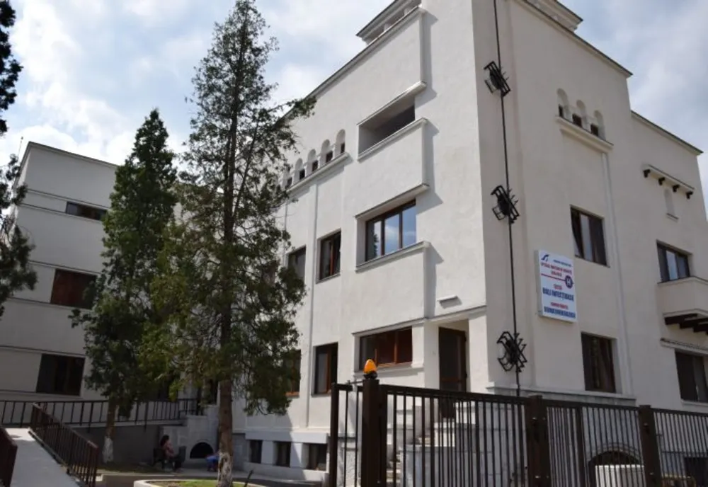 Un bărbat întors din Italia nu a respectat măsura izolării : Concubina sa si bebelușul ei sunt internați la contagioase