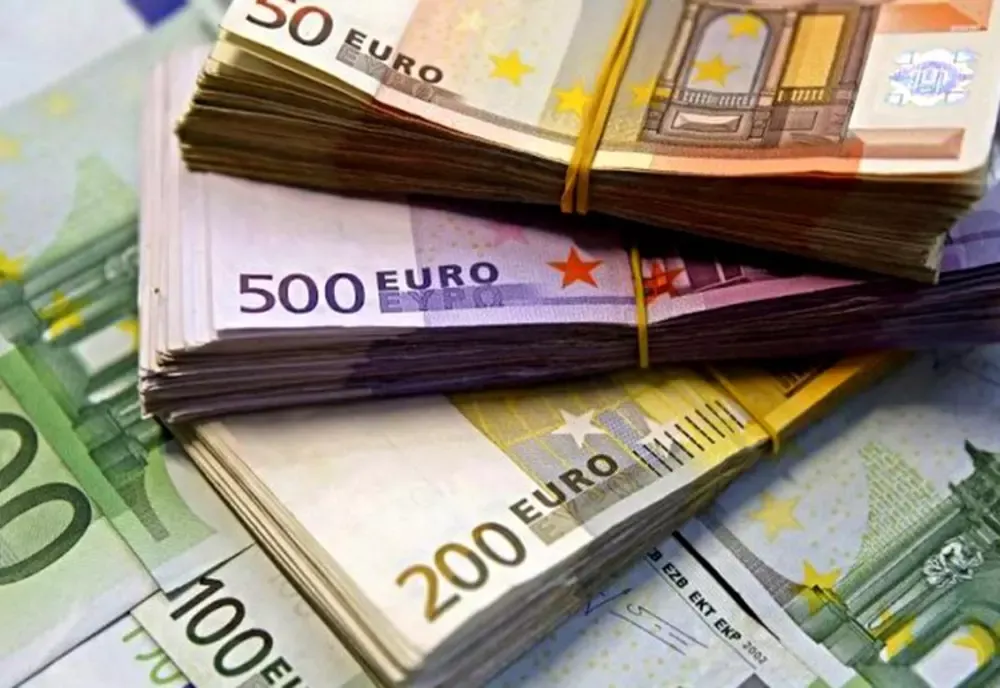 Analiză Economică : Euro continuă să crească 