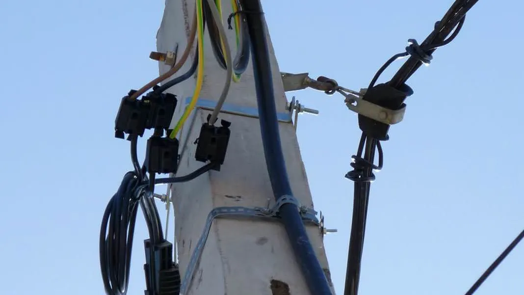 stalp_curent_electric