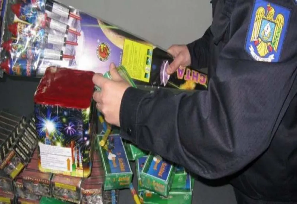 150 de articole pirotehnice, confiscate de polițiști, la Șebeș