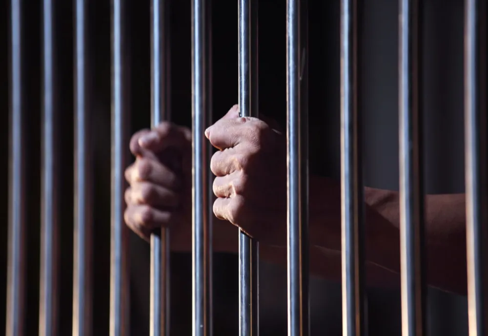 Pedofil din Cugir condus la Penitenciarul Aiud