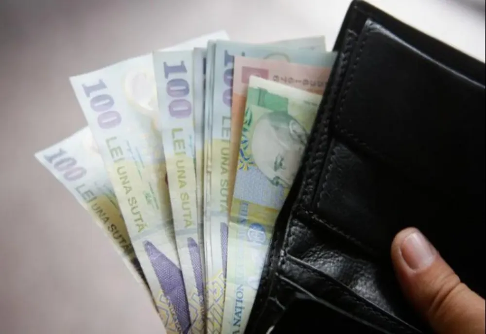 Salariul mediu net a fost de 3.487 de lei în august, în scădere cu 58 de lei față de luna precedentă