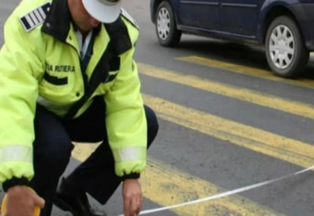 Femeie de 66 de ani lovită pe trecere de o maşină condusă de un şofer din Alba