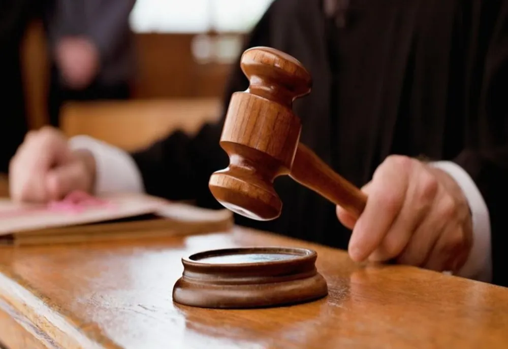 Ce a pățit un polițist care a luat șpagă de un investigator sub acoperire