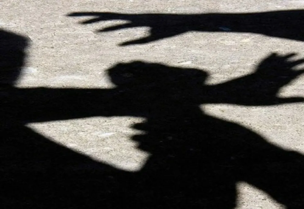 Doi minori au bătut un bărbat din Cluj pe o stradă din Alba Iulia