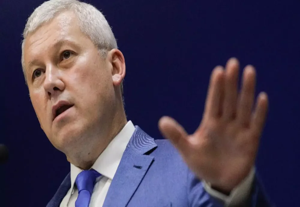 DEPUTAȚII DEZBAT MOȚIUNEA AUR ÎMPOTRIVA MINISTRULUI CĂTĂLIN PREDOIU  
