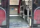O mașină a lovit un autobuz. 4 persoane rănite! (foto)