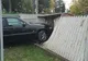 O șoferiță fără experiență din Sebeș s-a oprint cu mașina-n gard