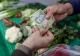 Coșurile de cumpărături, din ce în ce mai goale. Alimentele la promoție - cele mai cumpărate de români